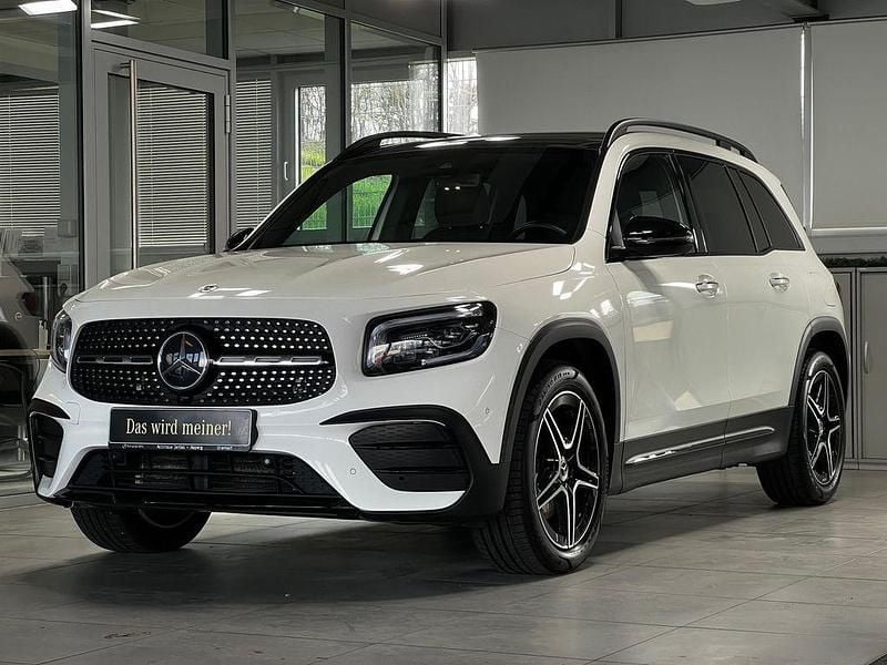 Weiß Gebraucht 2021 Mercedes GLB200 AMG line SUV | 37.930 € (Etwas zu teuer) - Bild 1/3