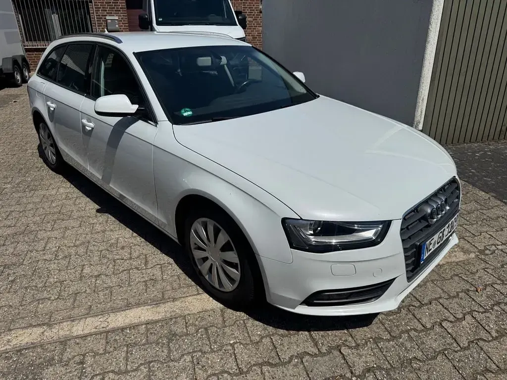 Gebraucht Audi A4 Ambition 150 PS (110 kW) 2015 Weiß Kombi