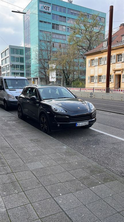 Schwarz Gebraucht 2013 Porsche Cayenne Platinum Edition SUV | 26.700 € (Guter Preis) - Bild 1/4