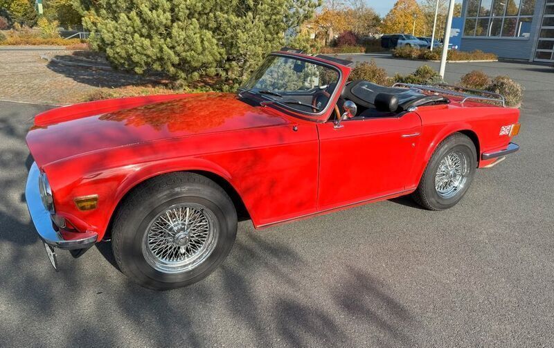 Rot Gebraucht 1969 Triumph TR6 Cabrio | 18.900 € - Bild 1/4