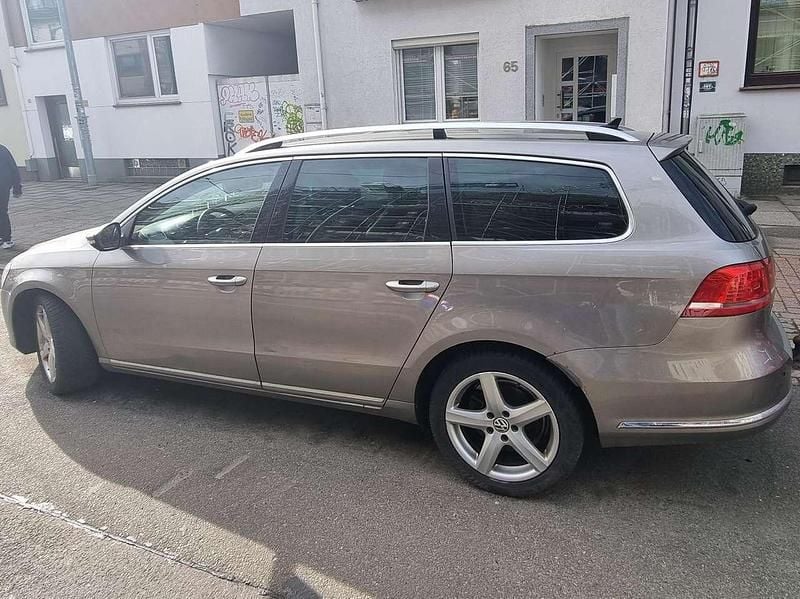 Gebraucht VW Passat Comfortline 170 PS (125 kW) 2012 Beige Limousine