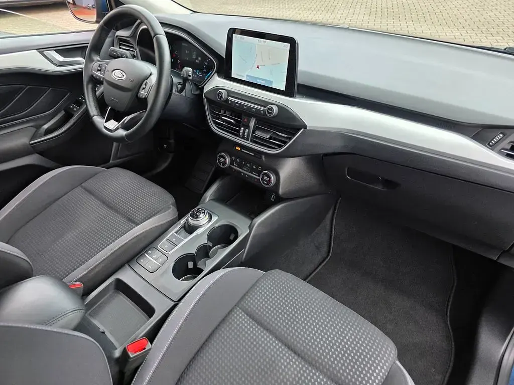 Gebraucht Ford Focus Cool & Connect 120 PS (88 kW) 2020 Chromablau metallic Limousine