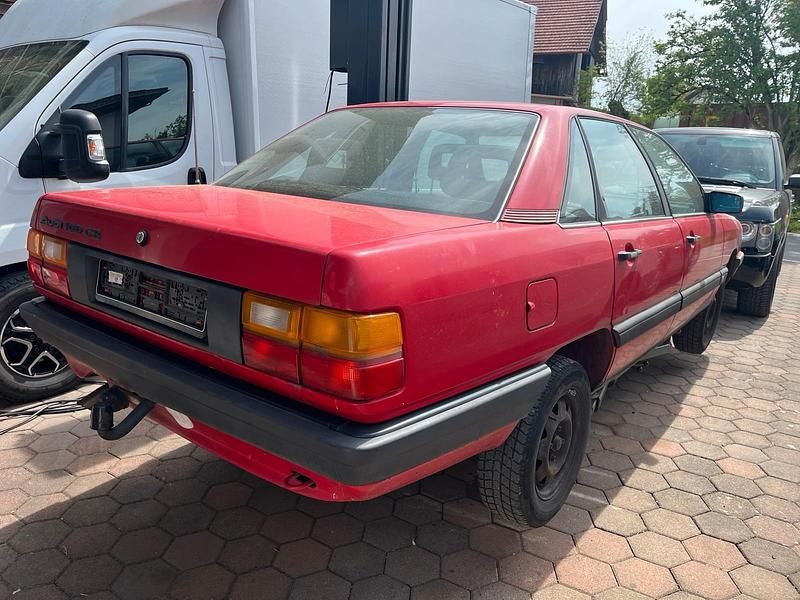 Gebraucht Audi 100 Basis 90 PS (66 kW) 1987 Rot Limousine