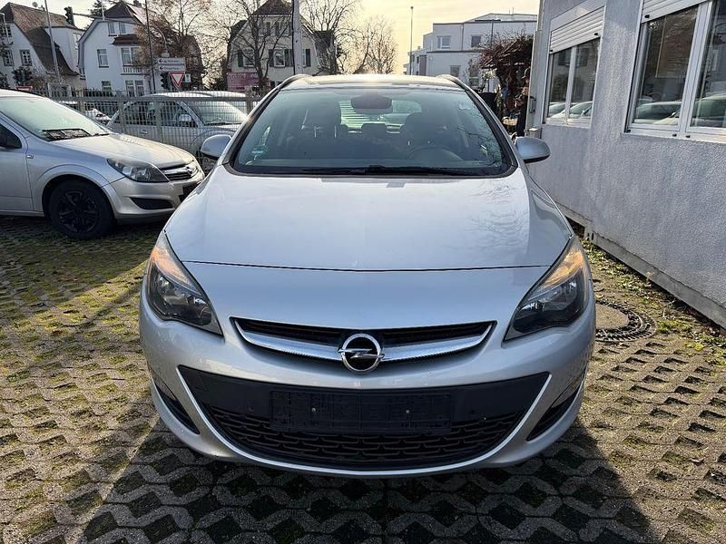 Gebraucht Opel Astra 136 PS (100 kW) 2014 Silber Kombi