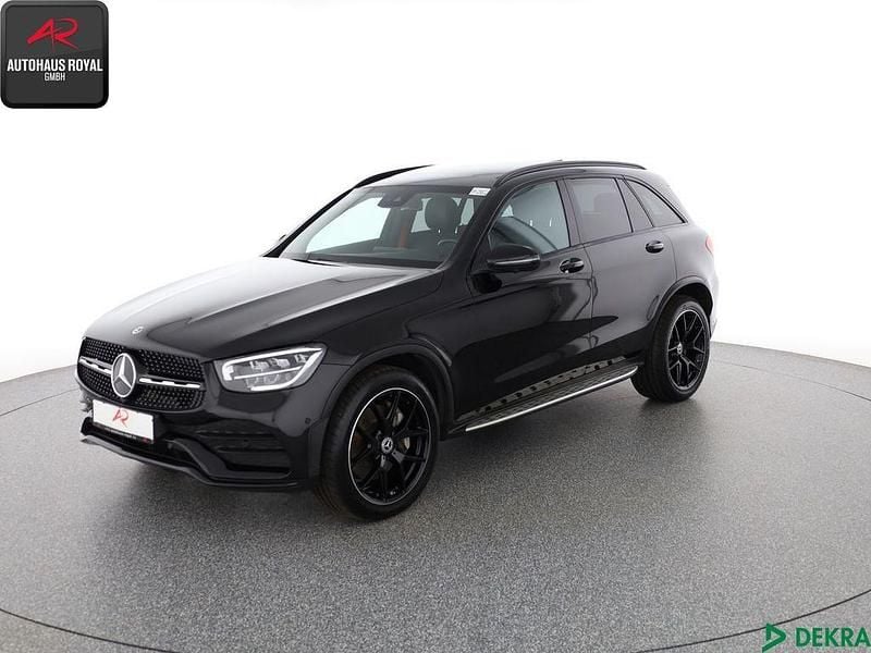 Schwarz Gebraucht 2022 Mercedes GLC300 AMG SUV | 43.880 € (Etwas zu teuer) - Bild 1/4