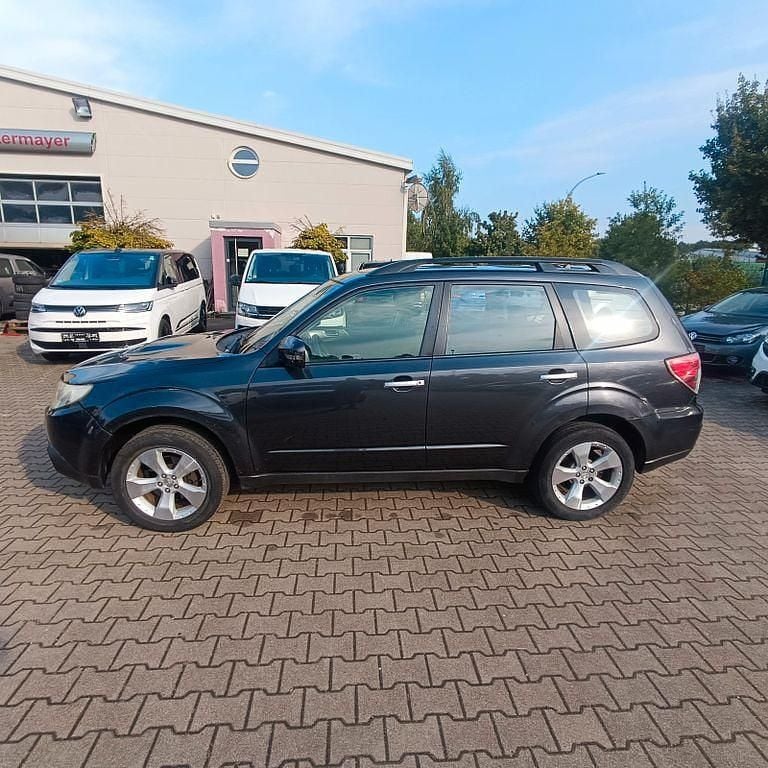 Grau Gebraucht 2012 Subaru Forester Active SUV | 2.900 € (Guter Preis) - Bild 1/4