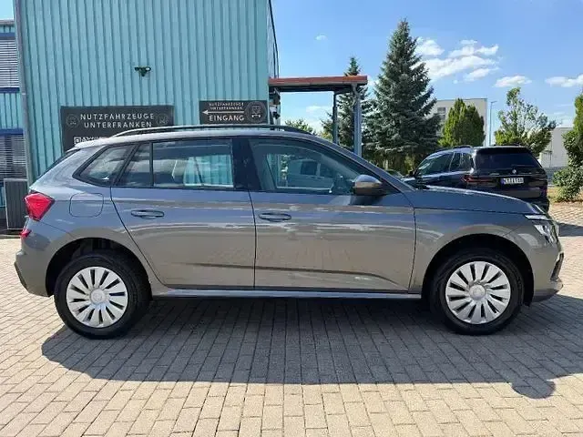 Gebraucht Skoda Kamiq Essence 95 PS (69 kW) 2024 Grau SUV