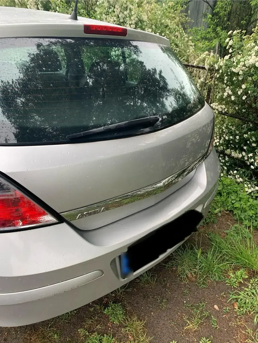 Gebraucht Opel Astra 116 PS (85 kW) 2007 Silber Limousine