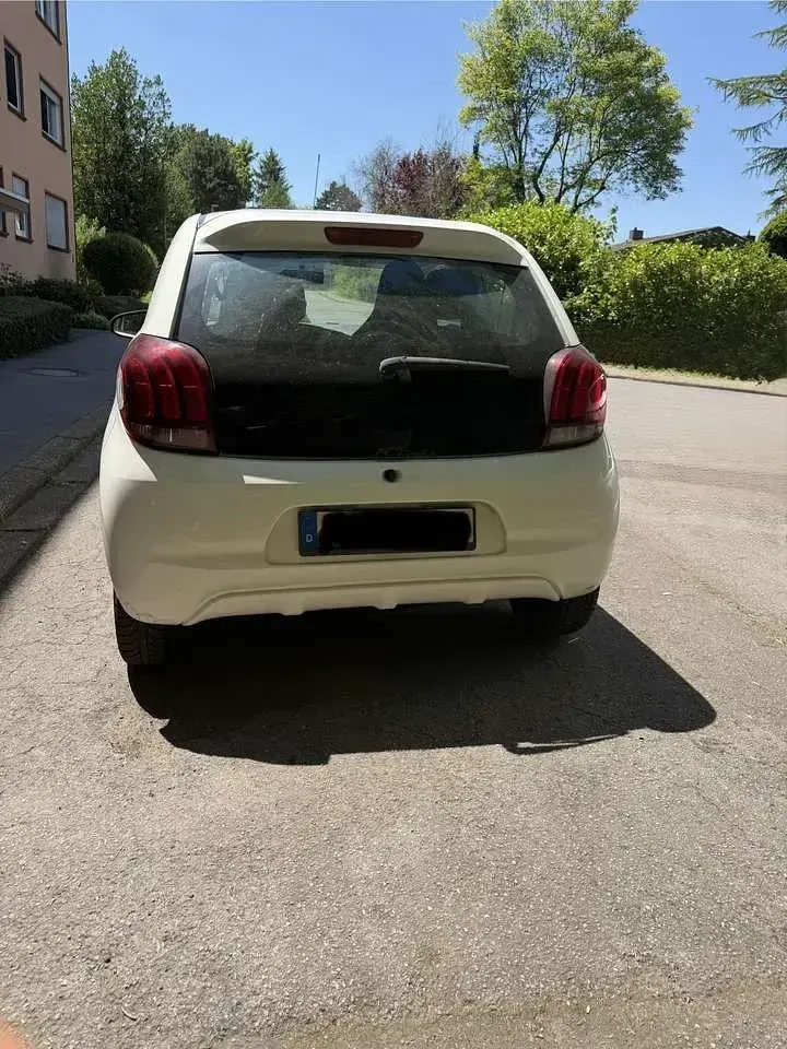 Gebraucht Peugeot 108 Active 72 PS (52 kW) 2021 Weiß Kleinwagen