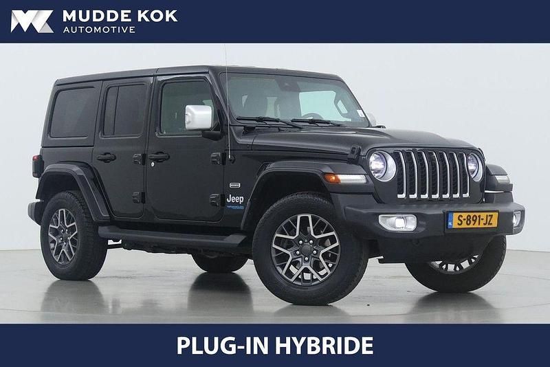 Schwarz Gebraucht 2022 Jeep Wrangler Unlimited Sahara SUV | 54.656 € (Fairer Preis) - Bild 1/4