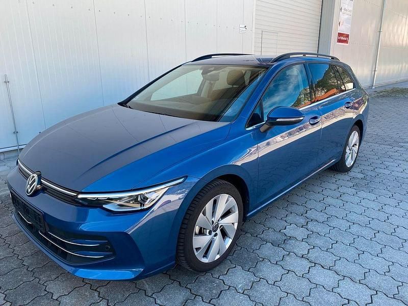 Second-hand VW Golf VIII Style 150 CP (110 kW) 2025 Albastru Berlinǎ