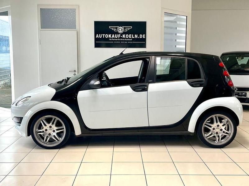 Weiß Gebraucht 2006 Smart ForFour Passion Kleinwagen | 4.690 € - Bild 1/4
