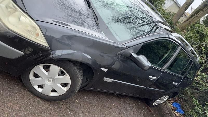 Gebraucht Renault Mégane II Exception 131 PS (96 kW) 2006 Blau Limousine