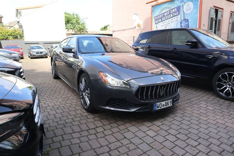 Grau (metallic) Gebraucht 2017 Maserati Quattroporte Limousine | 32.900 € (Guter Preis) - Bild 1/4