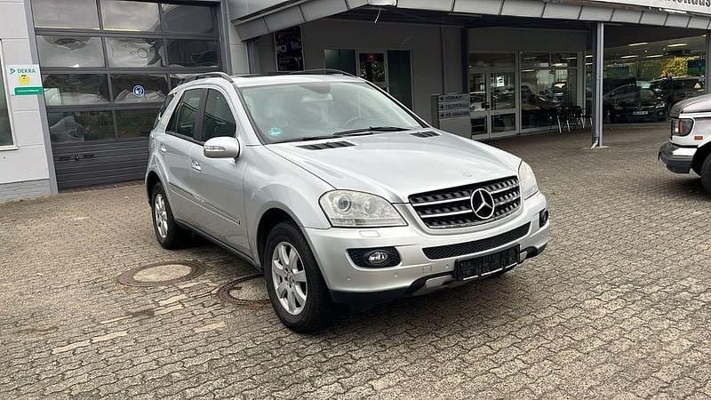Silber Gebraucht 2006 Mercedes ML350 SUV | 7.900 € (Guter Preis) - Bild 1/4