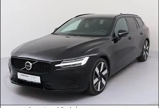 Gebraucht Volvo V60 Plus 455 PS (334 kW) 2025 Schwarz Kombi