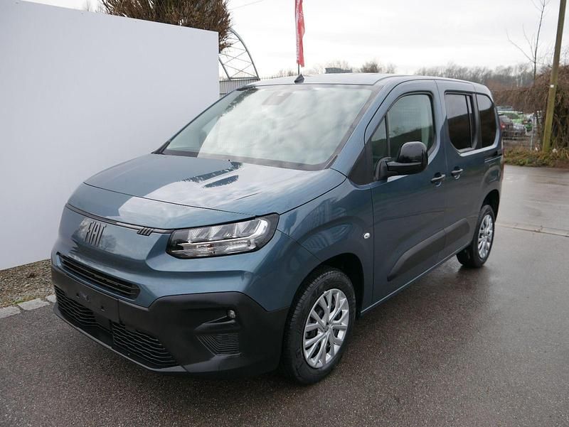 Electric blue Neu 2025 Fiat Doblò Van / Kleinbus | 24.840 € (Fairer Preis) - Bild 1/4