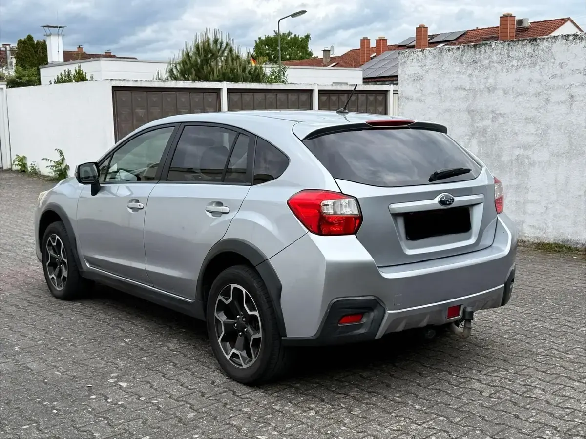 Käytetty Subaru XV 147 HP (108 kW) 2013 Hopea Katumaasturi