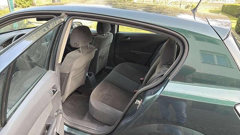 Gebraucht Opel Astra 105 PS (77 kW) 2004 Limousine