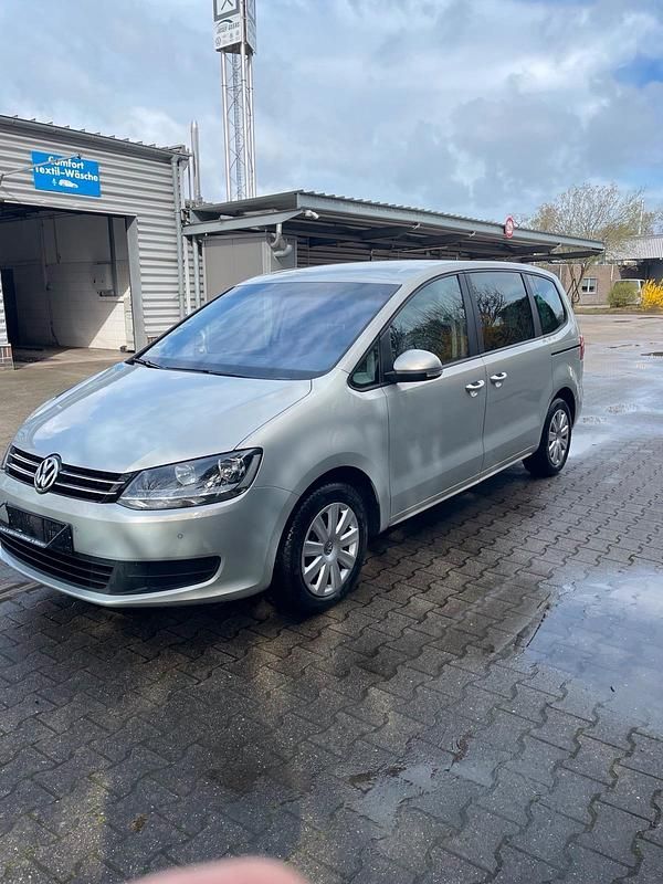 Gebraucht VW Sharan 140 PS (102 kW) 2014 Silber Van / Kleinbus