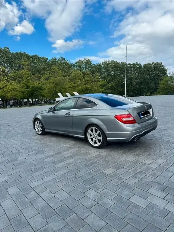 Gebraucht Mercedes C180 156 PS (114 kW) 2012 Silber Coupé