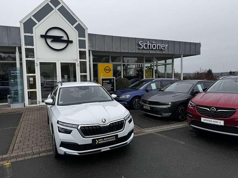 Weiß Gebraucht 2024 Skoda Kamiq Selection SUV | 24.500 € (Fairer Preis) - Bild 1/4