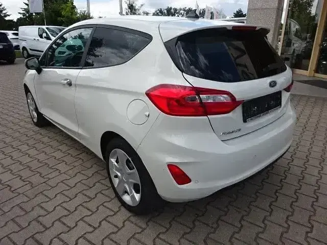 Używany Ford Fiesta Titanium 75 KM (55 kW) 2020 Biały Hatchback
