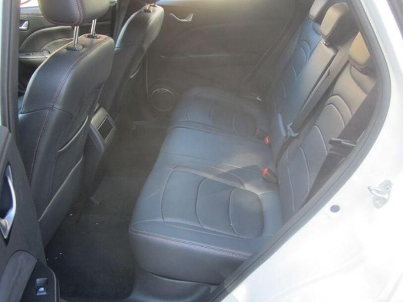 Gebraucht DFSK Fengon 106 PS (77 kW) 2023 Weiss SUV