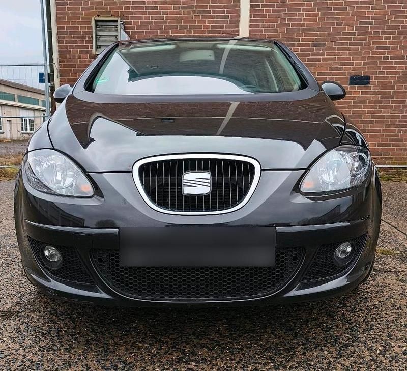 Gebraucht Seat Altea 105 PS (77 kW) 2009 Schwarz Limousine