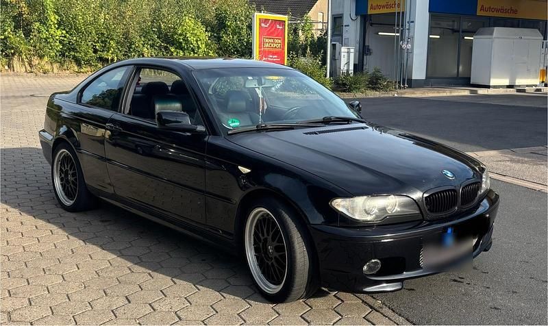 Schwarz Gebraucht 2005 BMW 320 Coupé | 4.499 € (Fairer Preis) - Bild 1/4