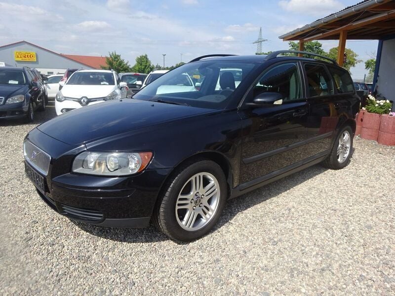 Schwarz Gebraucht 2006 Volvo V50 Kinetic Kombi | 2.500 € (Fairer Preis) - Bild 1/4