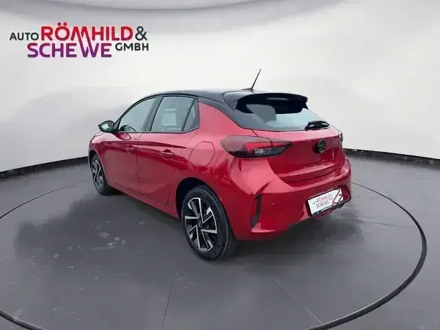 Nowe Opel Corsa 101 KM (74 kW) 2025 Czerwony Sedan/Limuzyna