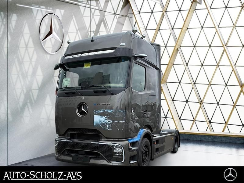 Second-hand Mercedes 600 2025 Gri