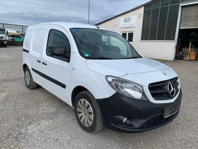 Weiß Gebraucht 2016 Mercedes Citan 109 Van / Kleinbus | 9.996 € (Fairer Preis) - Bild 1/4