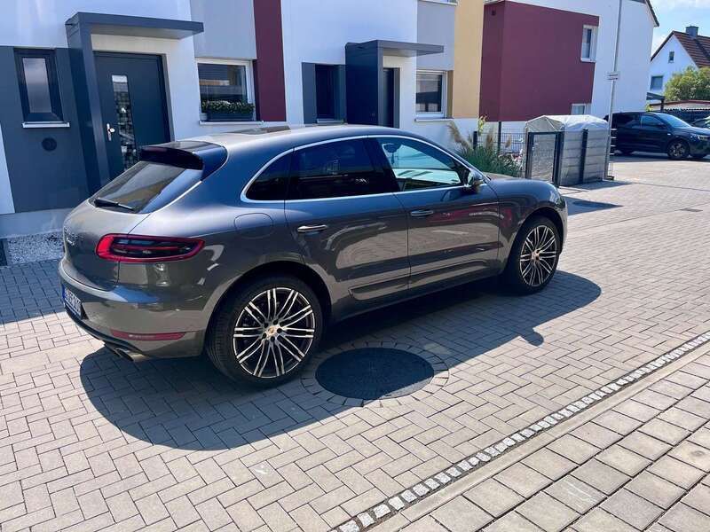 Braun Gebraucht 2018 Porsche Macan S SUV | 37.499 € (Superpreis) - Bild 1/4