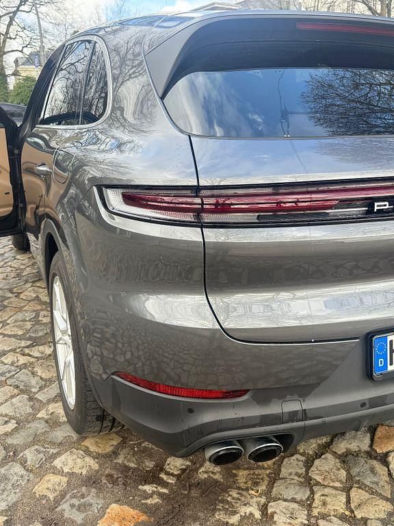 Gebraucht Porsche Cayenne 470 PS (345 kW) 2023 Grau SUV