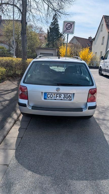 Gebraucht VW Passat Highline 150 PS (110 kW) 2001 Silber Kombi