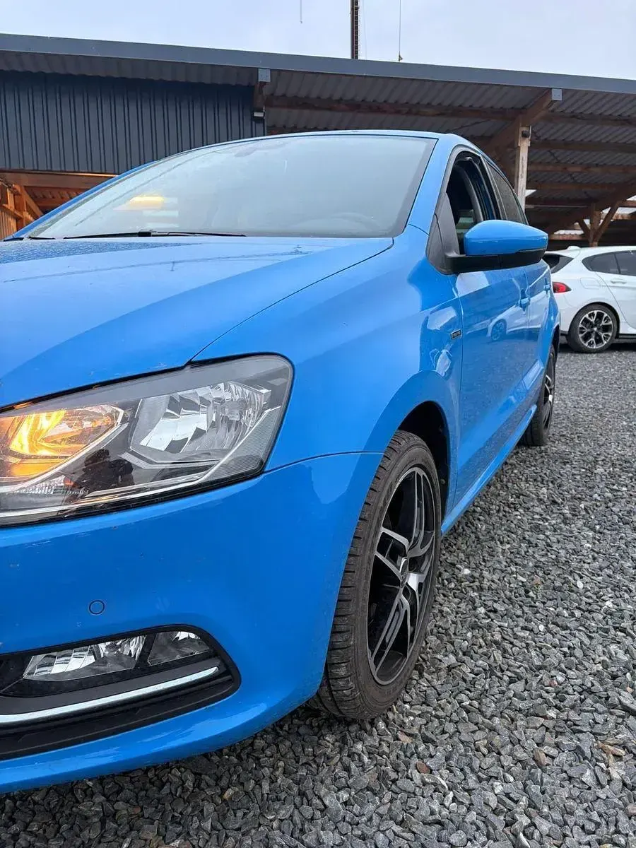 Gebraucht VW Polo LOUNGE 90 PS (66 kW) 2015 Blau Limousine