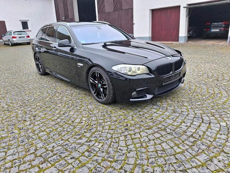 Schwarz Gebraucht 2011 BMW 535 M Sport Kombi | 12.600 € (Guter Preis) - Bild 1/4