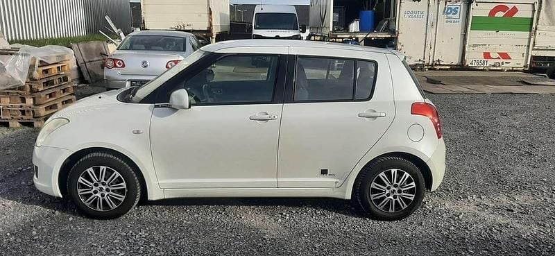Gebraucht Suzuki Swift Snow 92 PS (67 kW) 2008 Weiß Kleinwagen