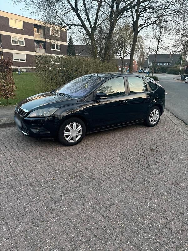 Second-hand Ford Focus 101 CP (74 kW) 2010 Negru Berlinǎ