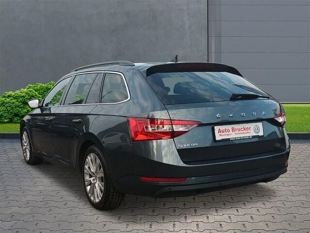 Gebraucht Skoda Superb Ambition 150 PS (110 kW) 2021 Grau Kombi