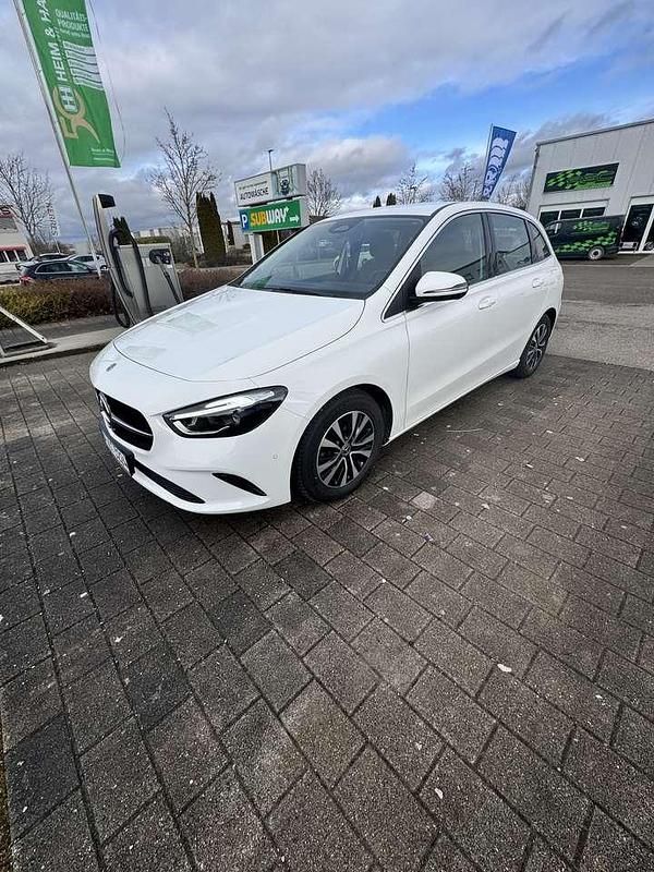 Gebraucht Mercedes B200 Advanced 150 PS (110 kW) 2023 Van / Kleinbus