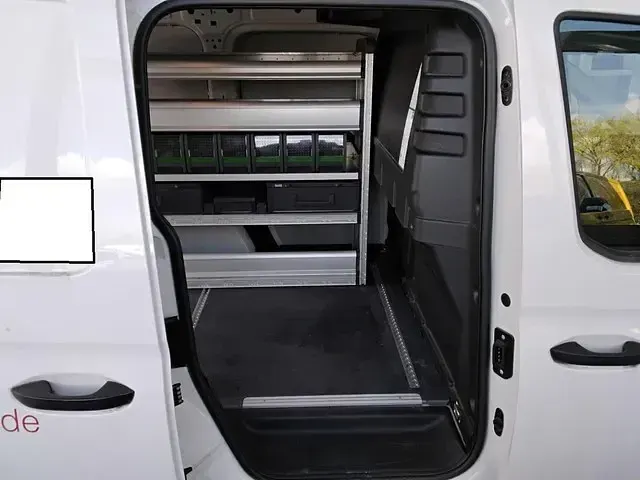 Gebraucht VW Caddy Basis 102 PS (75 kW) 2022 Candyweiß Van / Kleinbus