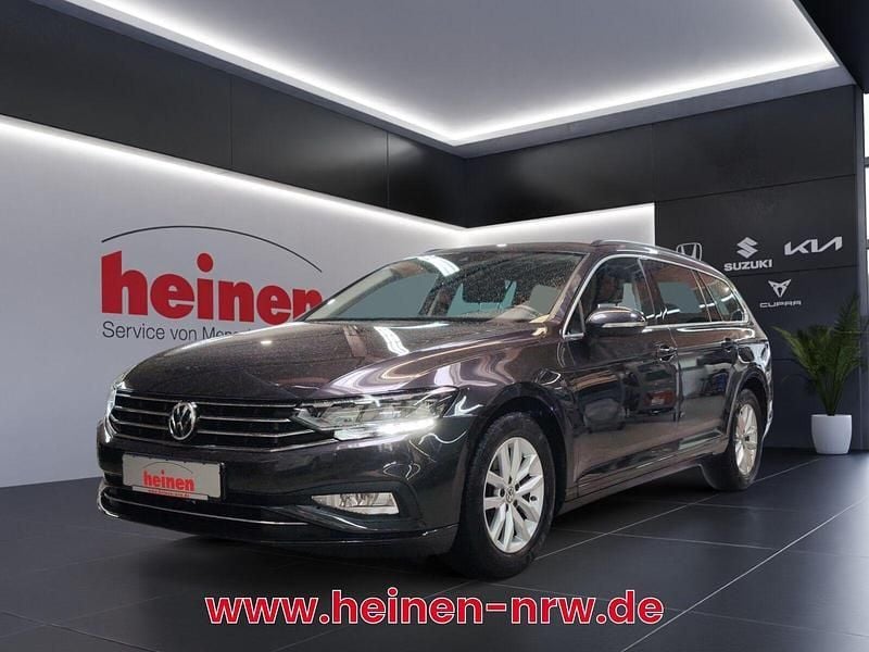 Grau Gebraucht 2020 VW Passat Business Kombi | 20.939 € (Superpreis) - Bild 1/4