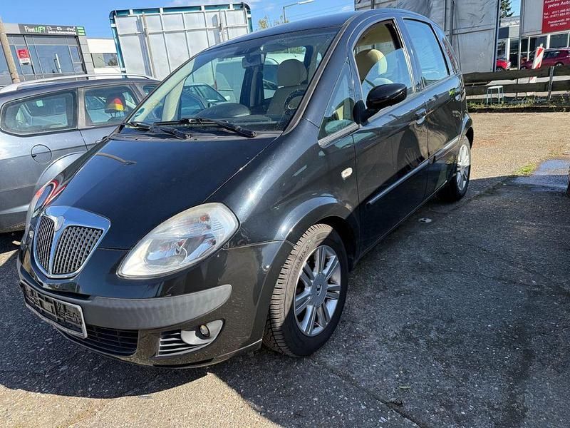 Gebraucht Lancia Musa 95 PS (69 kW) 2007 Schwarz Van / Kleinbus