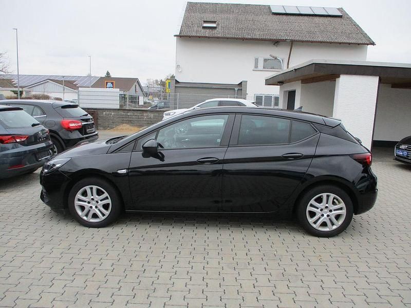Schwarz Gebraucht 2022 Opel Astra Limousine | 10.999 € (Guter Preis) - Bild 1/4