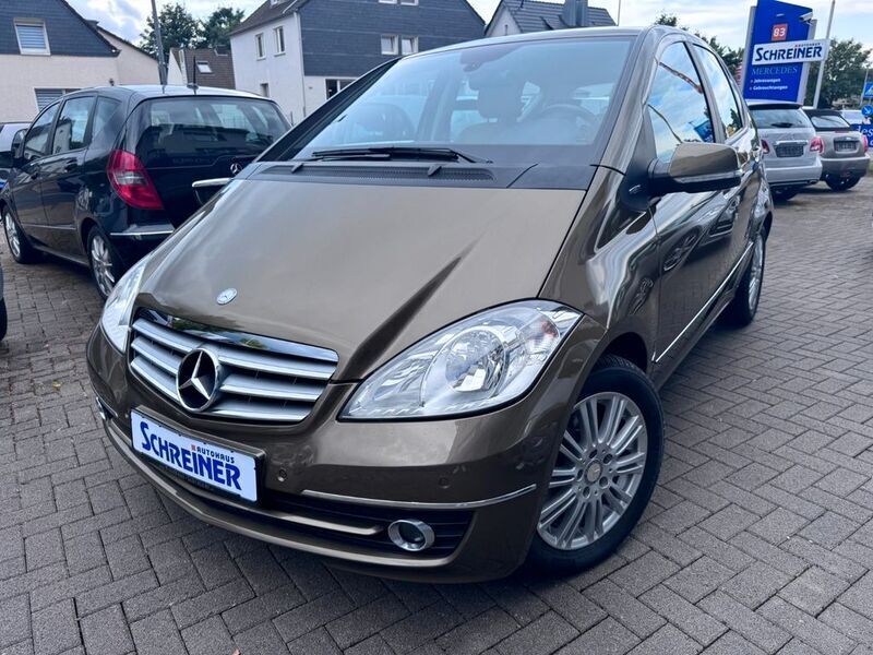Braun Gebraucht 2009 Mercedes A160 Elegance Limousine | 11.500 € - Bild 1/4