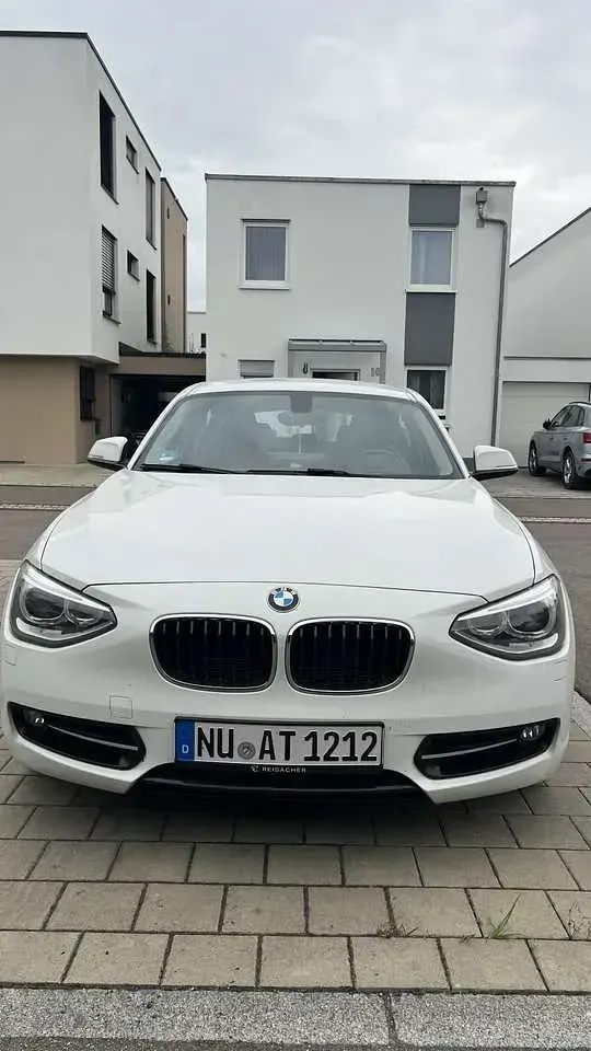 Gebraucht BMW 116 Sport Line 136 PS (100 kW) 2013 Weiß Kleinwagen