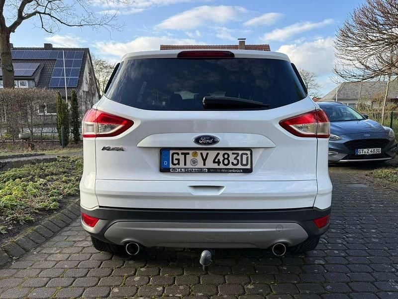Gebraucht Ford Kuga Titanium 150 PS (110 kW) 2015 Weiß SUV